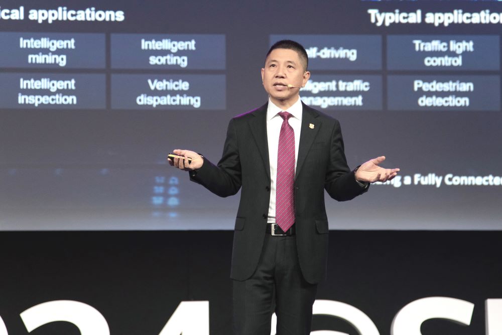 Leon Wang, President of Huawei's Data Communication Product Line, delivering a speech